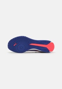 Puma ULTRA 5 MATCH IT - Chaussures de foot en salle - lapis lazuli/white/sunset glow
