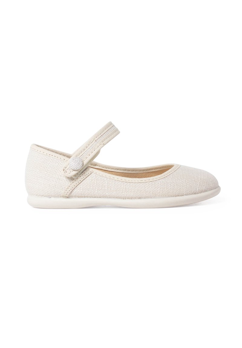 Ballet flat en toile beige avec un bout rond, une bride sur le coup de pied et une surface texturée. Semelle souple et flexible.