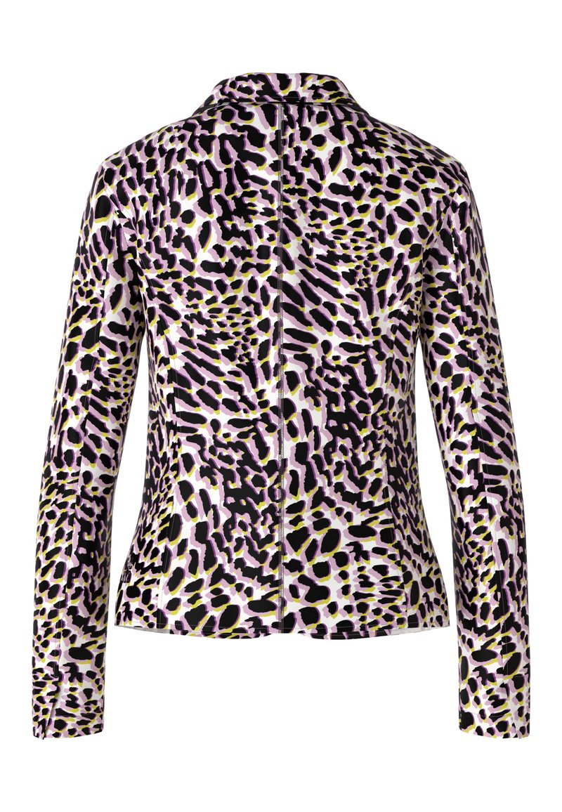 Langarmjacke mit abstraktem Leopardenmuster in Schwarz, Weiß, Rosa und Gelb, sichtbarer Rückennaht und eingekerbtem Kragen.