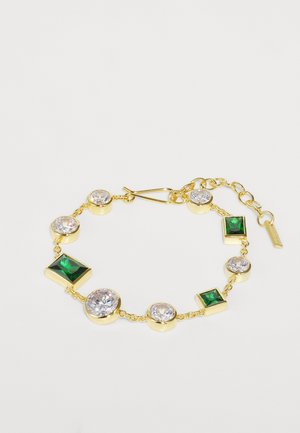 Brățară cu tonuri de aur, care prezintă cristale rotunde și pătrate alternative, în nuanțe de transparent și verde, cu un design cu lanțuri și un închizător sigur.