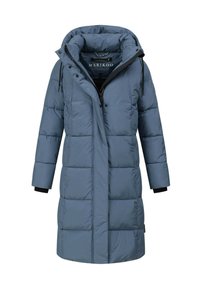 Puchowa kurtka w stonowanym niebieskim kolorze, z wysokim kołnierzem, czarnymi akcentami, długimi rękawami oraz średniej długości krojem z zamkiem błyskawicznym.