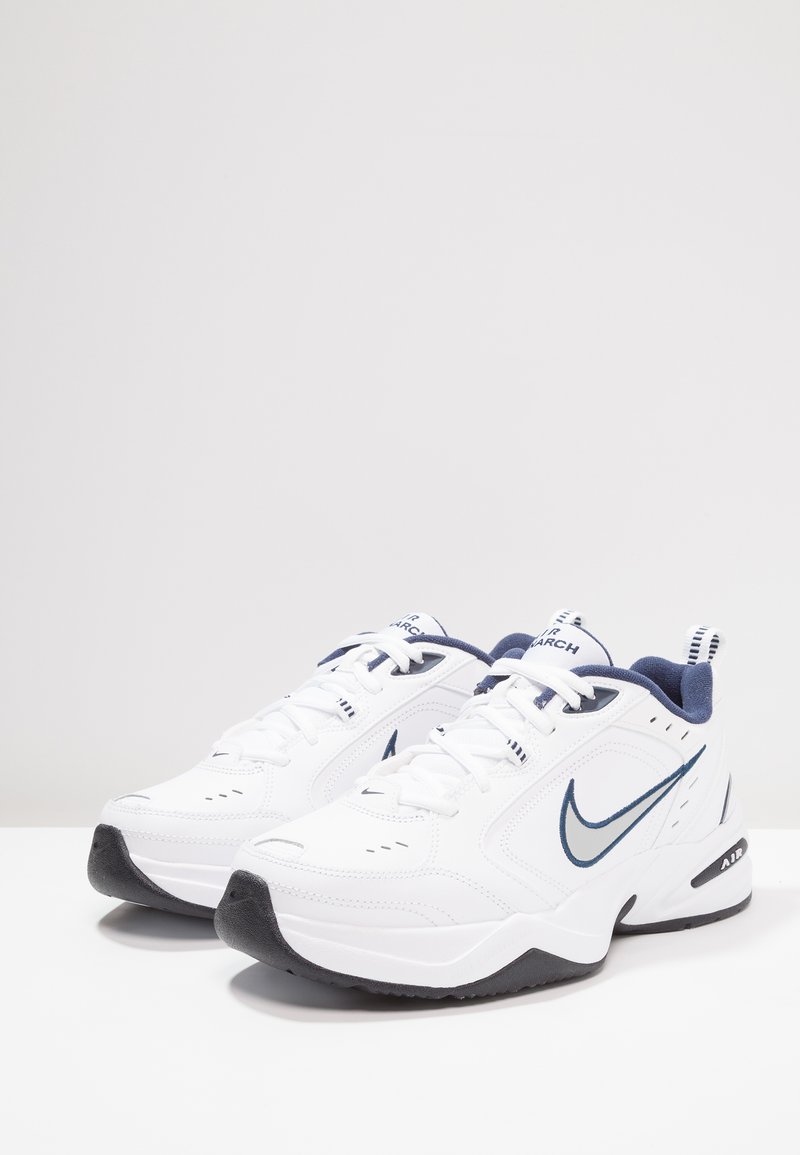 Nike AIR MONARCH IV Zapatillas - white/metallic - Zalando.es