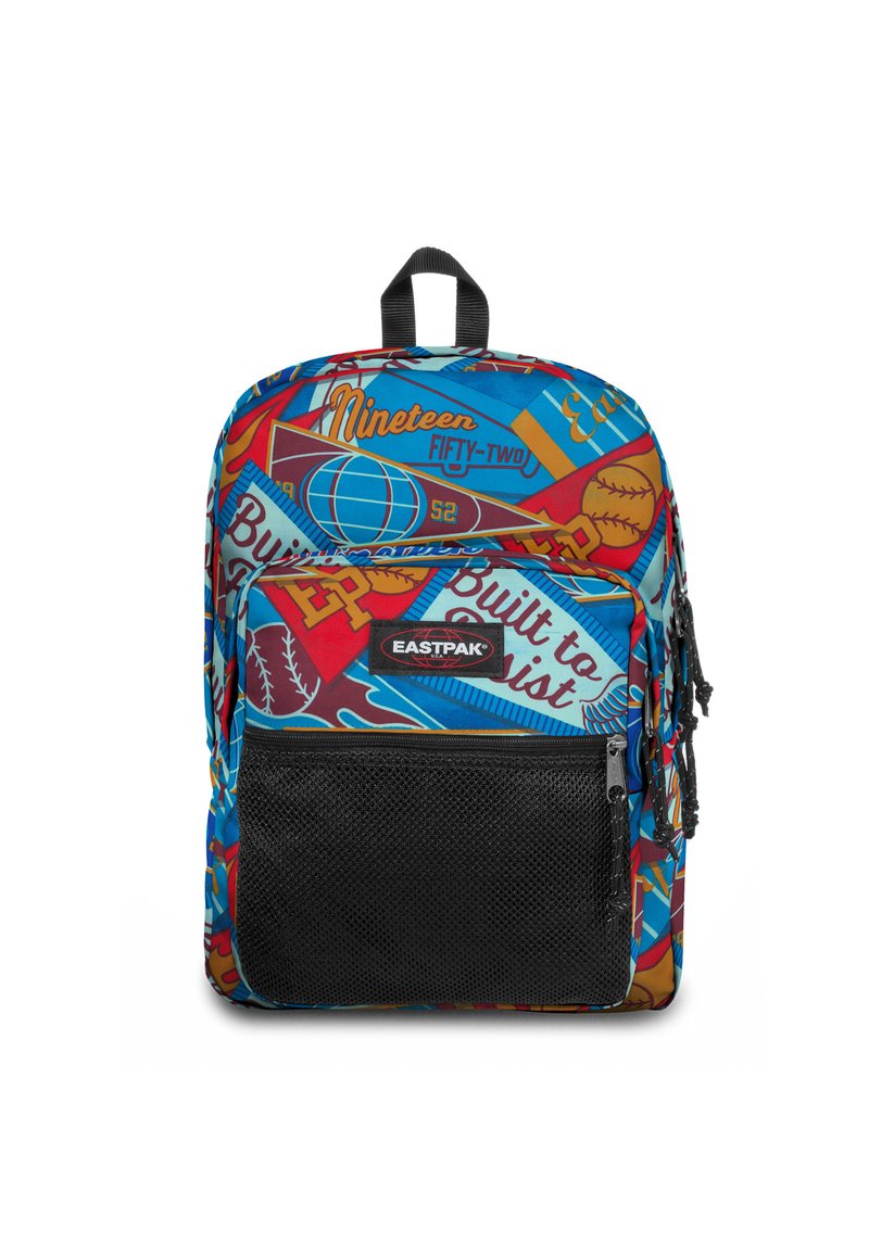 Ryggsäck med en färgglad grafisk design och mönster av sportartiklar. Tillverkad av tyg med en svart nätficka fram och dubbla dragkedjor.