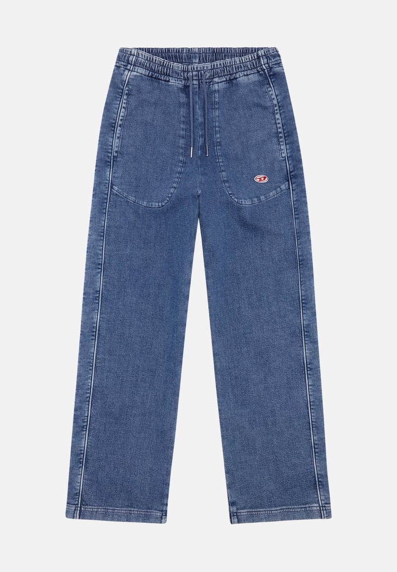 Pantalones de denim azul con un corte relajado, cinturilla elástica, cordón y dos bolsillos delanteros. Presentan un acento de logo en el bolsillo derecho.