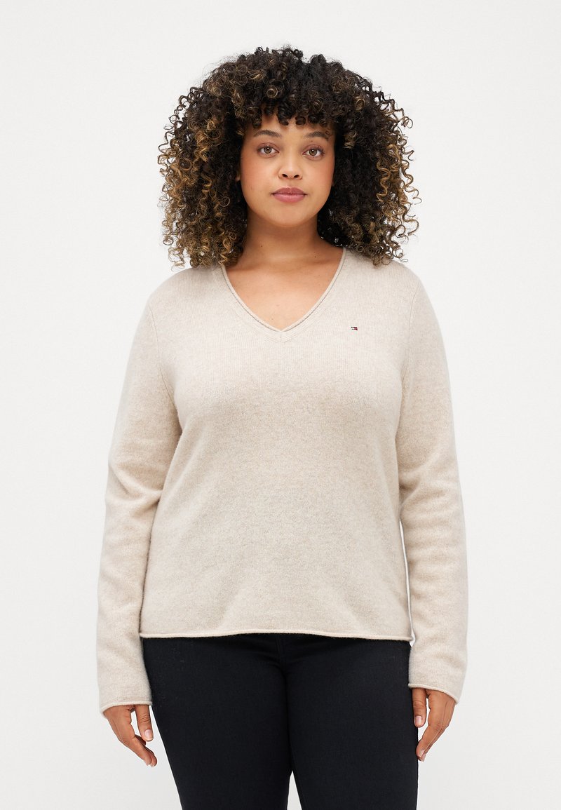 Tommy Hilfiger Curve SWEATER - Strikkegenser - classic beige heather