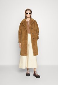 WEEKEND MaxMara - SALMONE - Klassisk frakke - cammello - 1