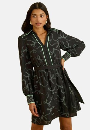 REGULAR FIT - MINI - Tričkové šaty - bow patch print