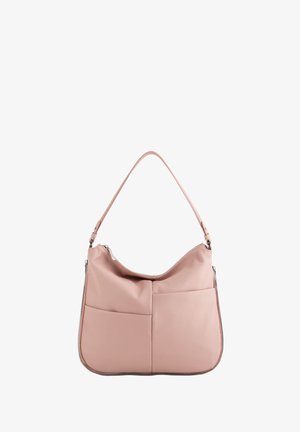 Lyserød læder skuldertaske med en afslappet stil, der har to frontlommer og en lynlås lukning, fremhævet af en enkelt, justerbar rem.