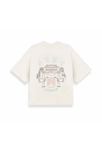 Helles, kurzärmliges T-Shirt mit einem grafischen Druck, der ein Tor-Design und Hände zeigt, sowie dem Text "GRMY KOMMT DEN HERREN" und einem lässigen Schnitt.