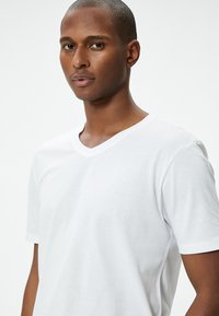 Koton - T-shirt basic