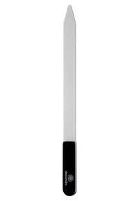 Metal neglefil med en spids spids og et blad af rustfrit stål. Sort plastikhåndtag har et logo og en glat overflade.