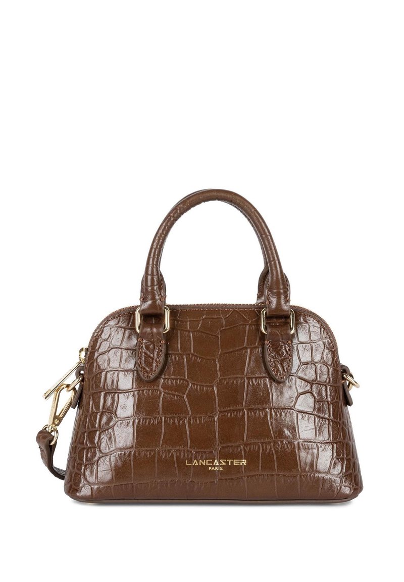 Borsa a forma di coccodrillo marrone con manici tondi, accenti in hardware dorato e una tracolla staccabile. Presenta un design strutturato.