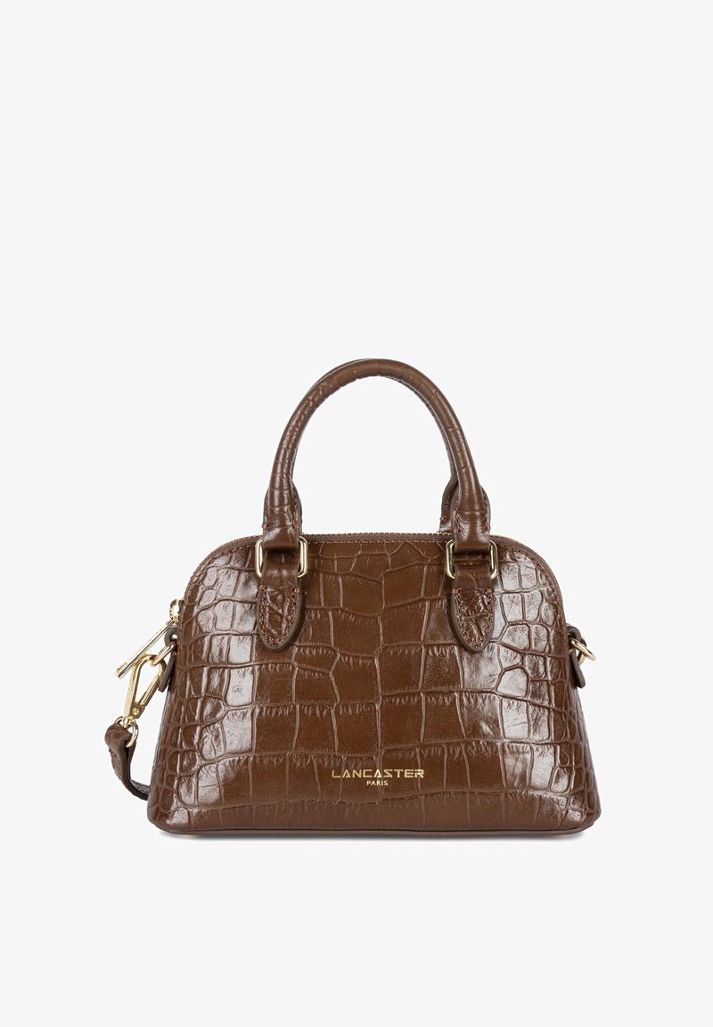 Borsa a forma di coccodrillo marrone con manici tondi, accenti in hardware dorato e una tracolla staccabile. Presenta un design strutturato.