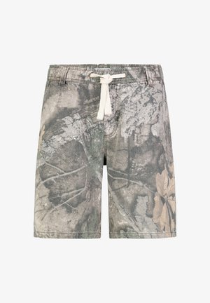 Shorts im Camouflage-Stil mit Blattmustern, Gürtelschlaufen und vorne in der Taille gebundenem weißen Kordelzug.