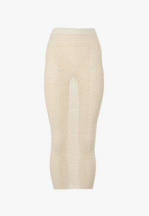 Beige hæklet blyantskirt med høj talje, der har et let gennemsigtigt openwork-mønster og længde til midt på læggen.
