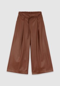 Pantaloni larghi in finta pelle marrone a vita alta con una vita a sacchetto, passanti per la cintura, tasche laterali e una cintura davanti da annodare.