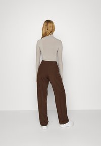 JJXX JXMARY PLEATED PANT - Calças - demitasse
