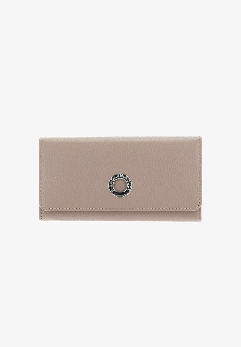 Portefeuille en cuir beige clair, de forme rectangulaire, surface texturée, avec un accent en métal argenté circulaire au centre.