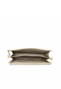 Beżowy skórzany portfel z zamknięciem na zamek, posiadający trzy przegrody i gładką teksturę, prezentujący precyzyjne szwy i minimalistyczny design.