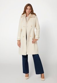 Guess AMELIA DOUBLE BREAST - Palton clasic - creme