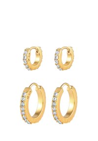 Orecchini a cerchio placcati in oro disponibili in due dimensioni, con rhinestone trasparenti lungo i bordi frontali e una finitura liscia e lucida.