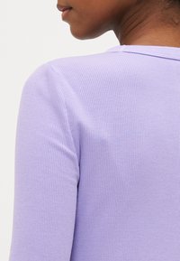 GAP Petite ESSENTIAL - Langarmshirt - warm violet