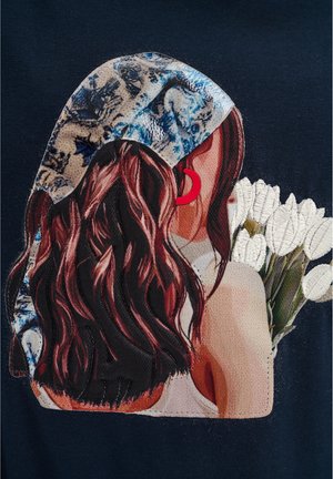 blue shadow, - T-shirt z nadrukiem