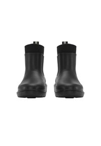 Botas de tobillo de goma negras con lados elásticos, textura suave, punta redonda y acento plateado en la parte trasera. Suela de goma plana para mayor estabilidad.