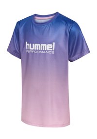 Kortærmet sportst-shirt med gradient fra blå til pink og hvid "hummel PERFORMANCE"-logo centreret på brystet.