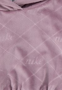 Nike Sportswear COZY MONOGRAM SET - Tepláková souprava - plum dust