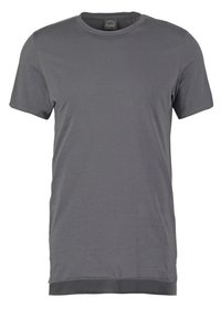 Szara koszulka z krótkim rękawem i okrągłym dekoltem, z gładkim przodem i lekko dopasowanym krojem.