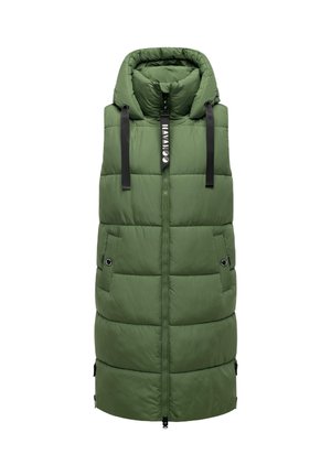 Gilet verde imbottito con colletto alto, zip frontale e due tasche laterali. Presenta hardware nero e cordini regolabili. Texture robusta e trapuntata.