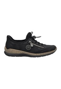 Sneakers en cuir noir avec surface texturée, semelle en caoutchouc et semelle intermédiaire tissée marron clair. Présente une fermeture par zip et un laçage par cordon.