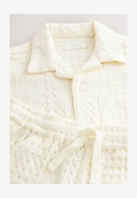 Non sélectionné, ecru texture plain