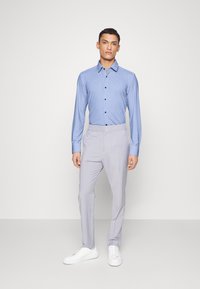 BOSS HANK KENT - Camisa formal - light/pastel blue