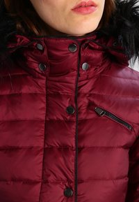 Vero Moda Piumino - dark red