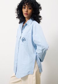FRNCH CALANTHA - Overhemdblouse - bleu clair
