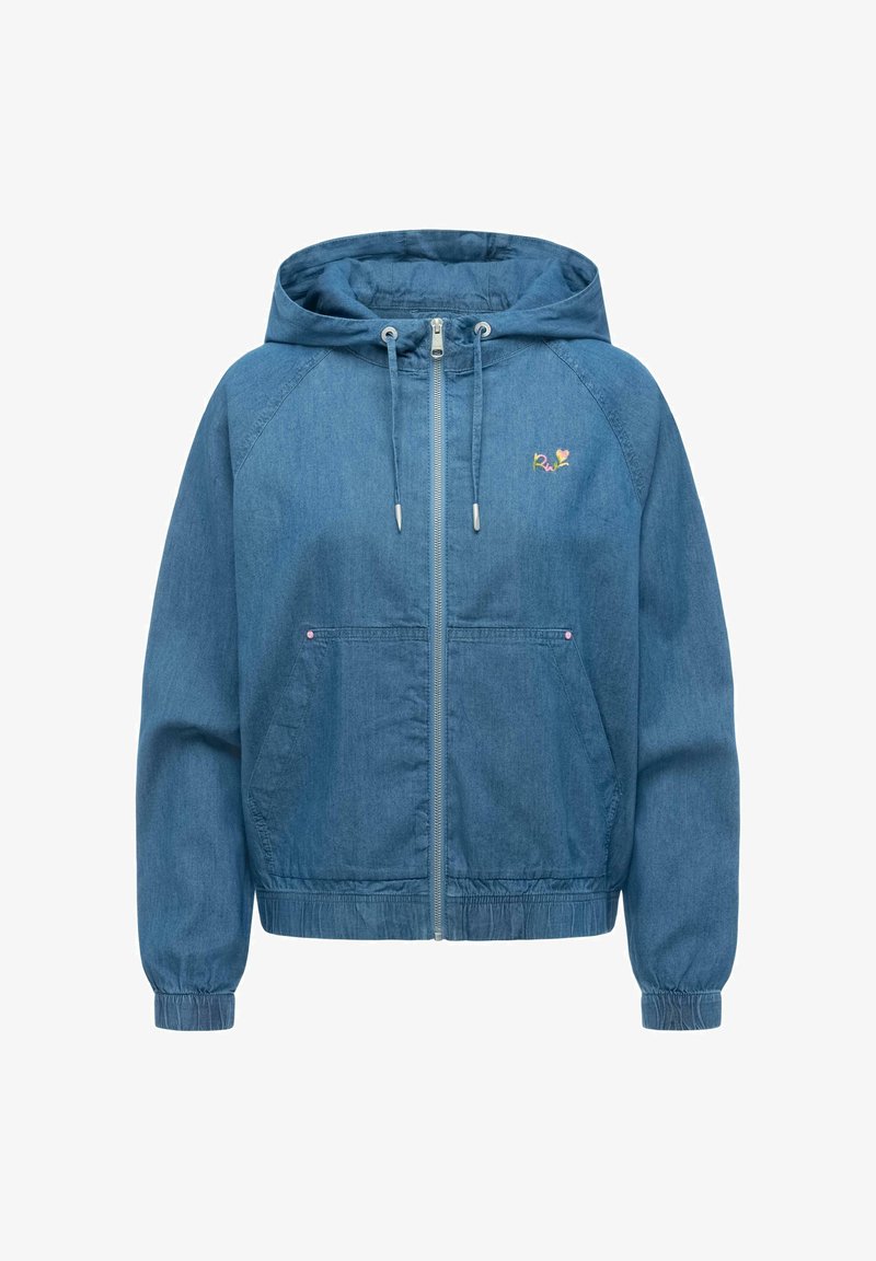 Niebieska dżinsowa kurtka z kapturem, z przednim zamkiem błyskawicznym, sznurkiem w kapturze, elastycznymi mankietami, kieszeniami oraz małym, kolorowym haftowanym logo na piersi.