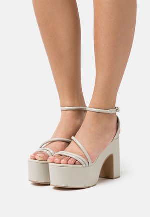 Jeffrey Campbell, Sandales à talons hauts - grey