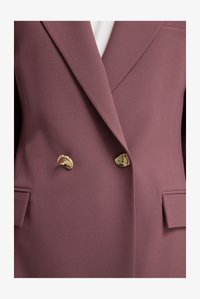 Selected, light mauve