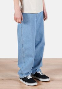 Band of Rascals Jeansy Relaxed Fit