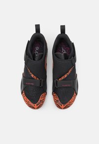 Nike Performance NIKE SUPERREP CYCLE - Sapatos de ciclismo - black/phantom/anthracite/habanero red/burnt sunrise/pink prime