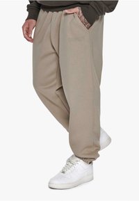 Dropsize HEAVY LOOSE FIT JOGGER - Jogginghose - simplytaupe