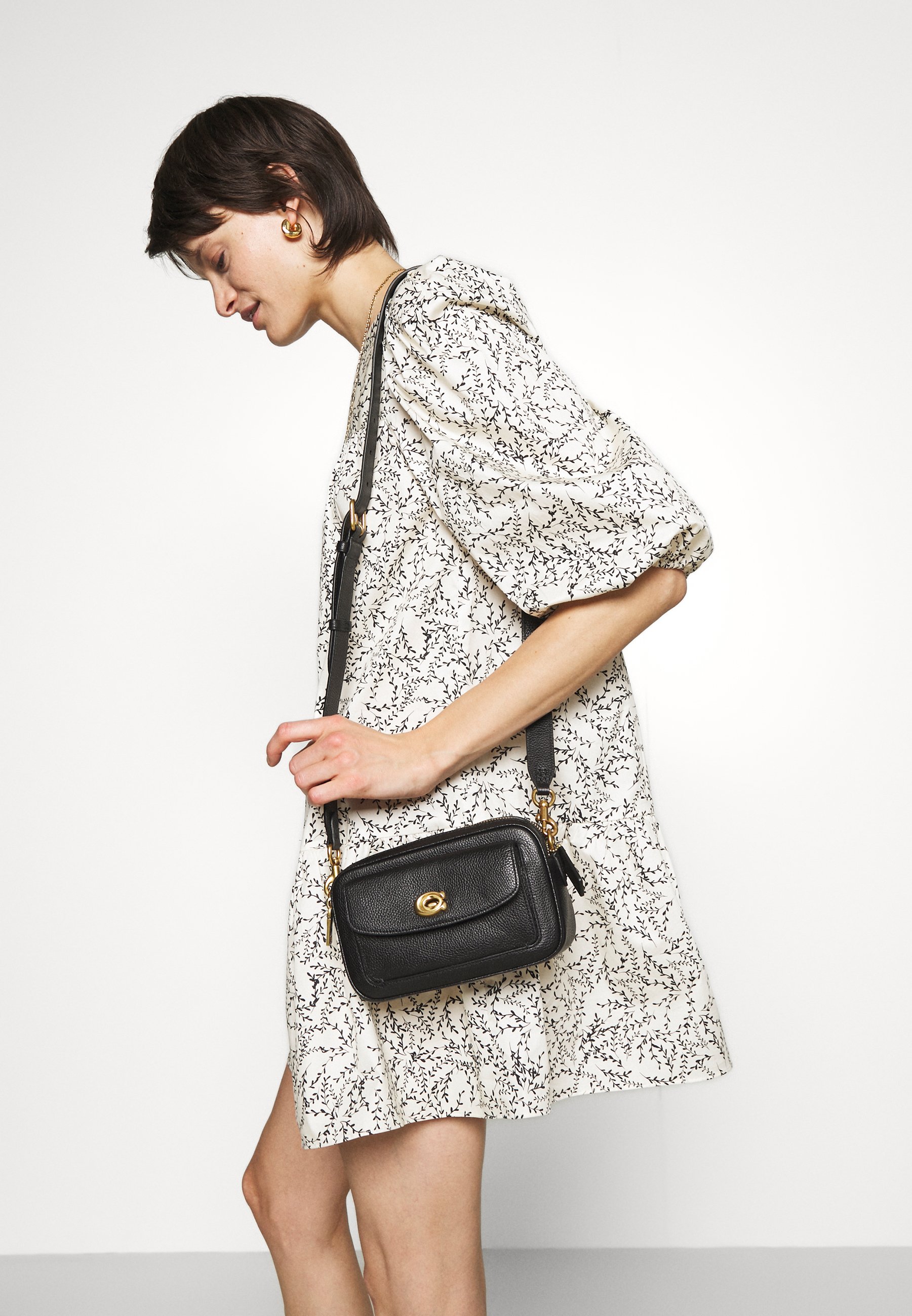 coach crossbody camera bag