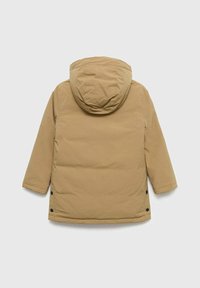 Khaki pufer jakna s kapuco, z gladko teksturo, s kovinskimi gumbi na robu in dolgimi rokavi. Zadnji pogled prikazuje njen dizajn.