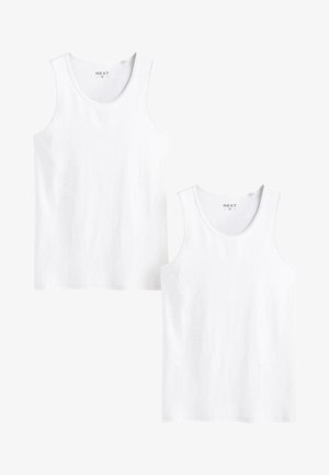 Két egyszerű fehér, ujjatlan pamut top, kerek nyakkivágással, a NEXT márka közepes méretű jelöléssel, fehér háttéren.