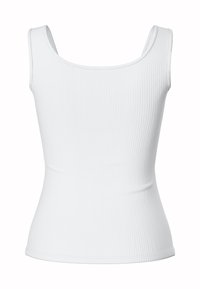Weißes, geripptes Tanktop mit breiten Schulterträgern, figurbetontem Schnitt und glatter Textur. Entworfen für eine enge Passform ohne Verzierungen.