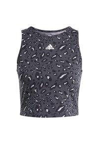 Κοντό μπλουζάκι σε γκρι χρώμα με σχέδιο λεοπάρ σε άσπρο και μαύρο. Διαθέτει στρογγυλή λαιμόκοψη και το λογότυπο της Adidas σε λευκό χρώμα.