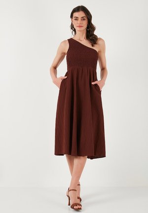 REGULAR FIT - Cocktailjurk - brown