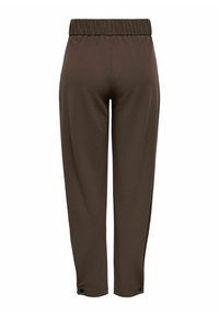 Pantalon marron fuselé avec taille élastique et détails de boutons aux ourlets des chevilles, montré de dos sur fond blanc.